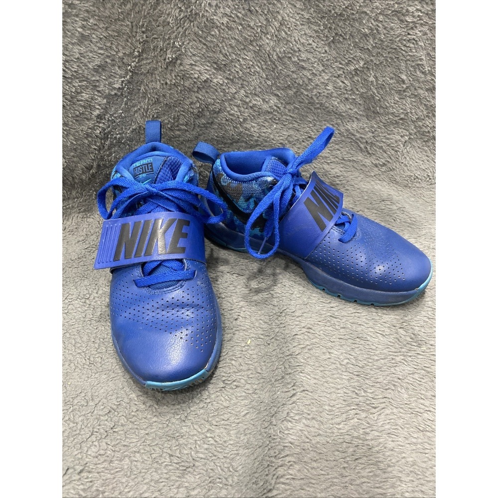 Nike Team Hustle D 8 Royal Blue Black Basketball Shoes Youth Size 6.5